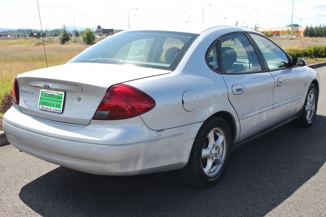 2002 Ford Taurus SE