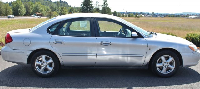 2002 Ford Taurus SE