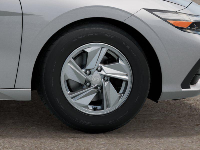 2025 Hyundai Elantra SE photo 8