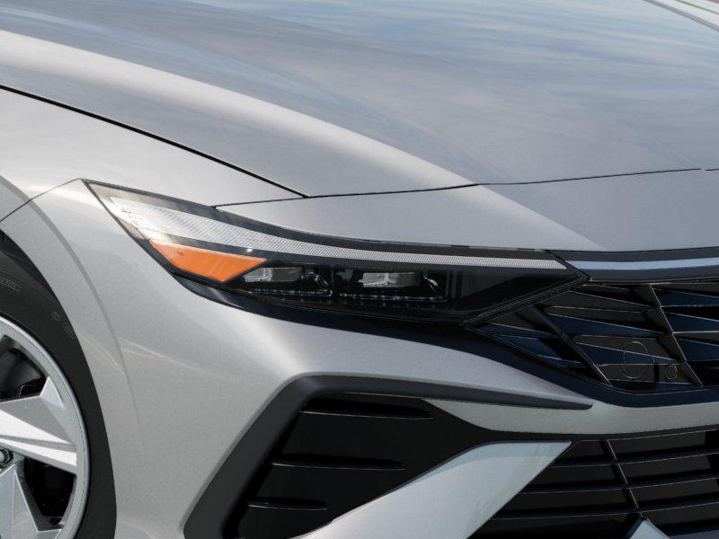 2025 Hyundai Elantra SE photo 9