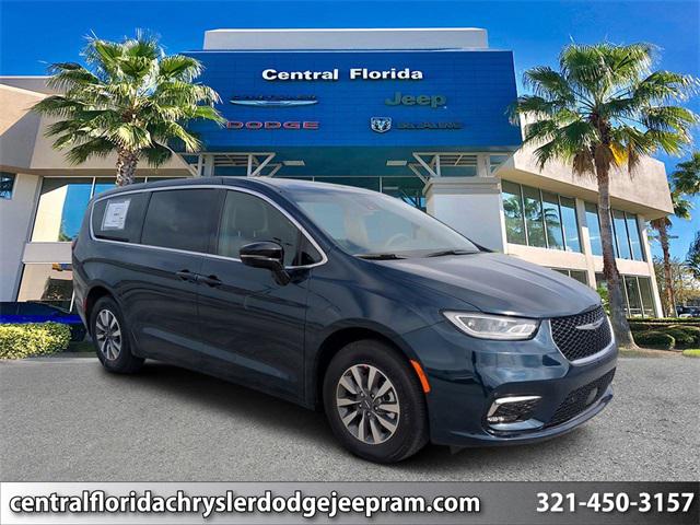 2025 Chrysler Pacifica Hybrid PACIFICA PLUG-IN HYBRID SELECT