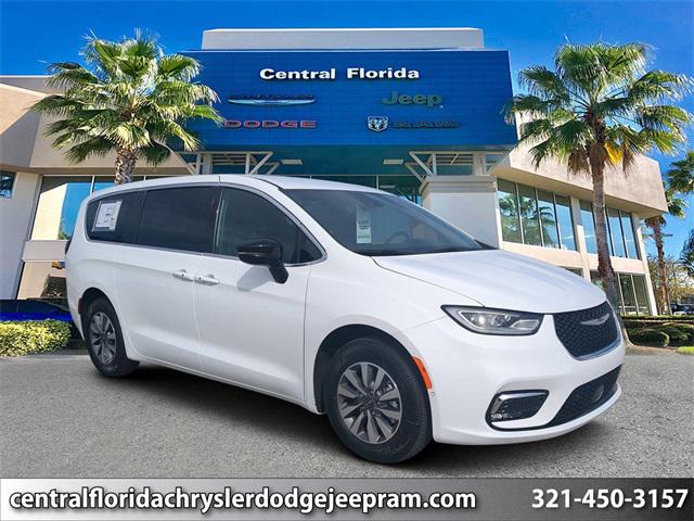 2025 Chrysler Pacifica Hybrid PACIFICA PLUG-IN HYBRID SELECT
