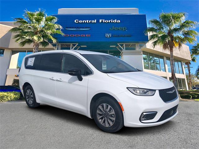 2025 Chrysler Pacifica Hybrid PACIFICA PLUG-IN HYBRID SELECT
