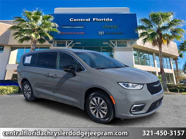 2025 Chrysler Pacifica Hybrid PACIFICA PLUG-IN HYBRID SELECT