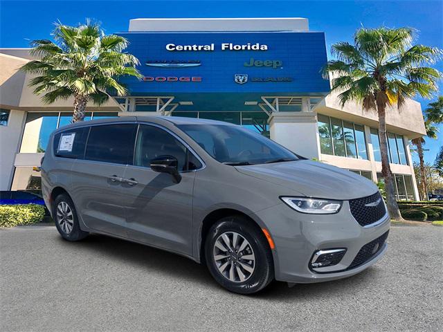 2025 Chrysler Pacifica Hybrid PACIFICA PLUG-IN HYBRID SELECT