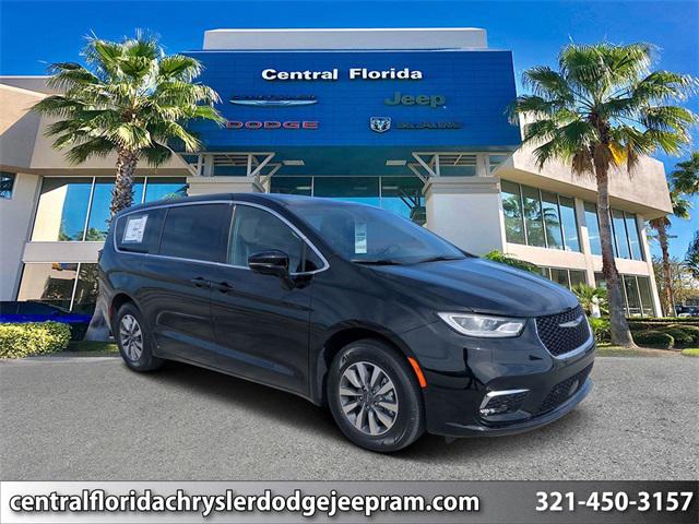 2025 Chrysler Pacifica Hybrid PACIFICA PLUG-IN HYBRID SELECT