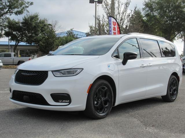 2025 Chrysler Pacifica Hybrid PACIFICA PLUG-IN HYBRID S APPEARANCE