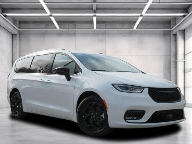 2025 Chrysler Pacifica Hybrid PACIFICA PLUG-IN HYBRID S APPEARANCE