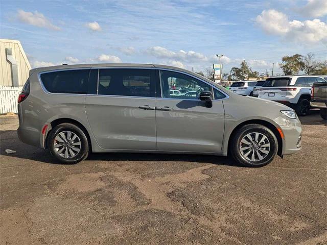2025 Chrysler Pacifica Hybrid PACIFICA PLUG-IN HYBRID SELECT