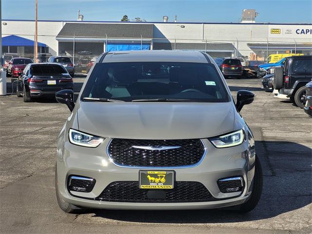 2025 Chrysler Pacifica Hybrid PACIFICA PLUG-IN HYBRID SELECT