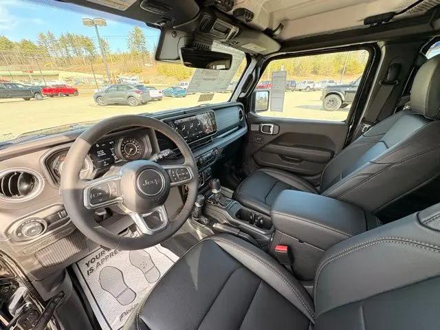 2025 Jeep Wrangler 4-Door Sahara 4x4
