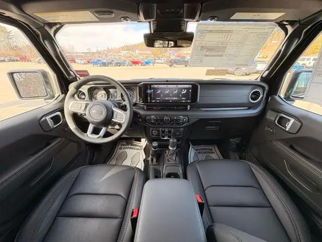 2025 Jeep Wrangler 4-Door Sahara 4x4
