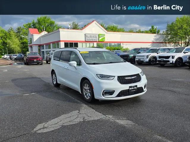 2022 Chrysler Pacifica Touring L for sale in Williston, VT