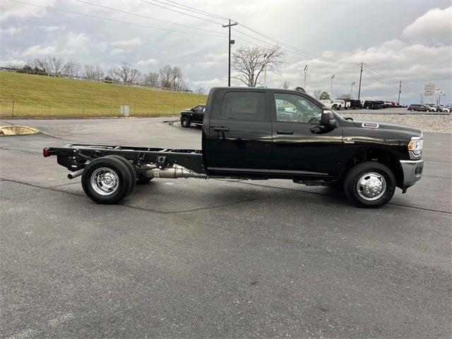2024 RAM Ram 3500 Chassis Cab RAM 3500 TRADESMAN CREW CAB CHASSIS 4X4 60 CA