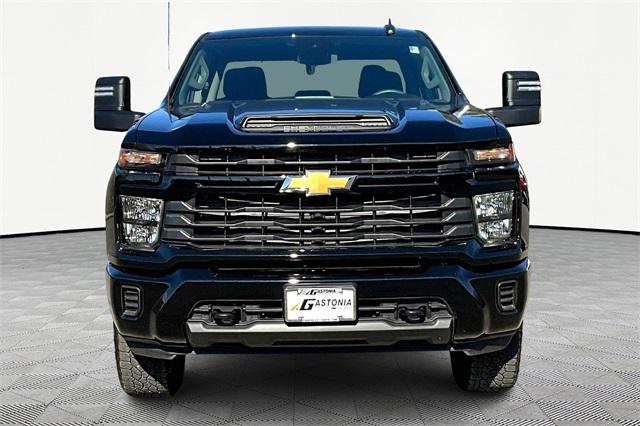 2024 Chevrolet Silverado 2500HD 4WD Crew Cab Standard Bed Custom