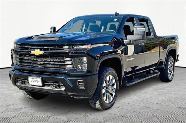 2024 Chevrolet Silverado 2500HD 4WD Crew Cab Standard Bed Custom