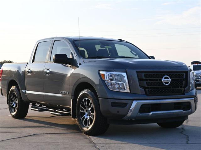 2021 Nissan TITAN Crew Cab SV 4x2