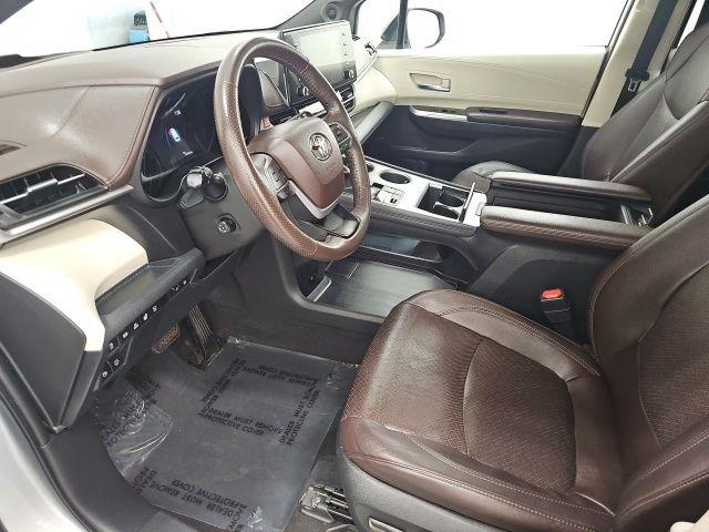 2022 Toyota Sienna Platinum