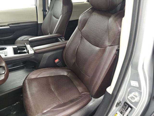 2022 Toyota Sienna Platinum