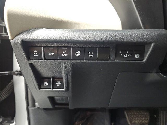 2022 Toyota Sienna Platinum