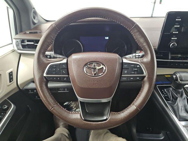 2022 Toyota Sienna Platinum