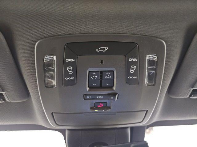 2022 Toyota Sienna Platinum