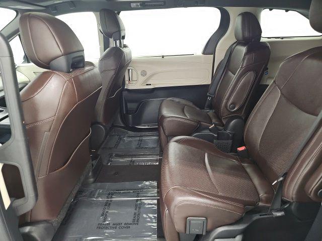 2022 Toyota Sienna Platinum