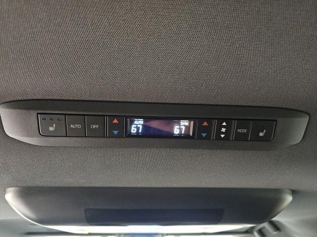 2022 Toyota Sienna Platinum