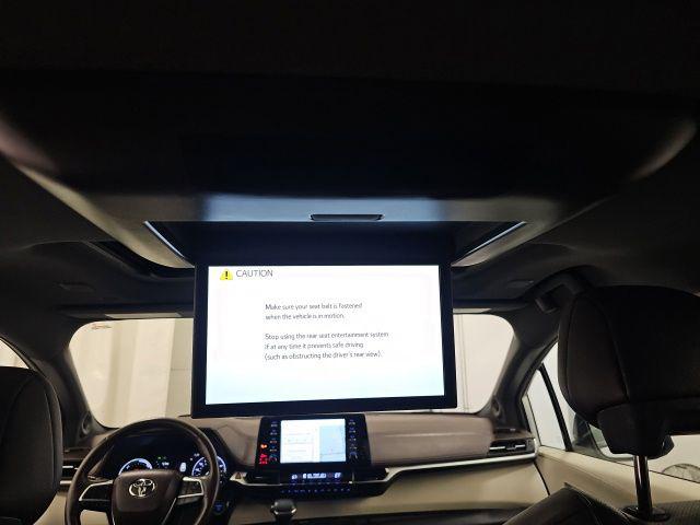 2022 Toyota Sienna Platinum