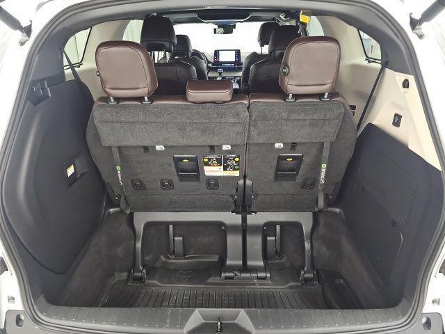2022 Toyota Sienna Platinum