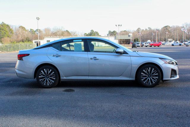 2023 Nissan Altima SV FWD