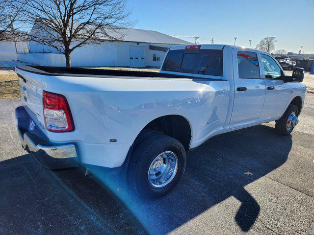 2023 RAM 3500 Tradesman Crew Cab 4x4 8 Box