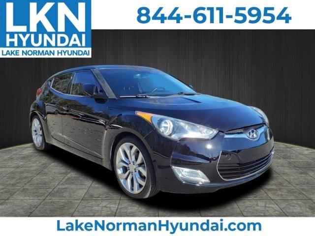 2013 Hyundai Veloster Base w/Black