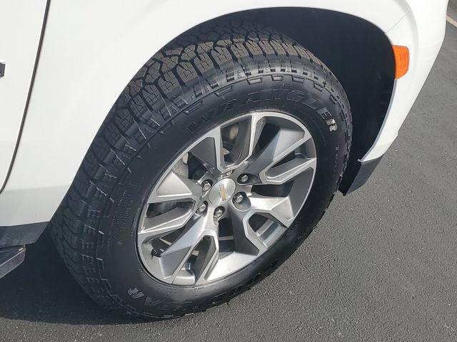 2023 Chevrolet Suburban 4WD LS