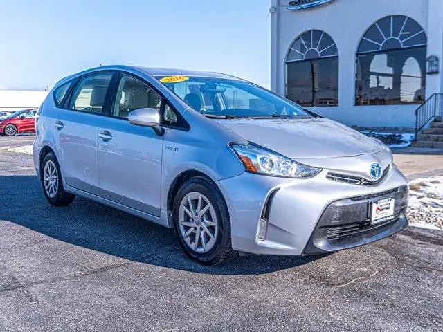 2016 Toyota Prius v Five