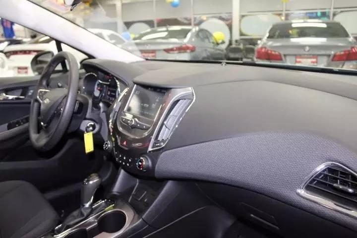 2017 Chevrolet Cruze LT Auto