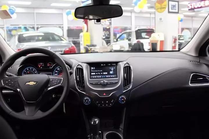 2017 Chevrolet Cruze LT Auto