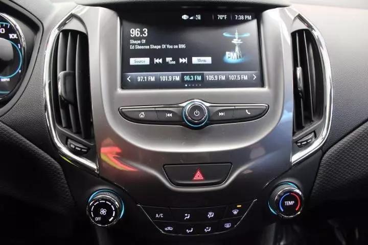 2017 Chevrolet Cruze LT Auto