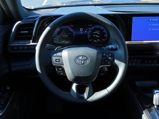 2025 Toyota Crown Signia XLE
