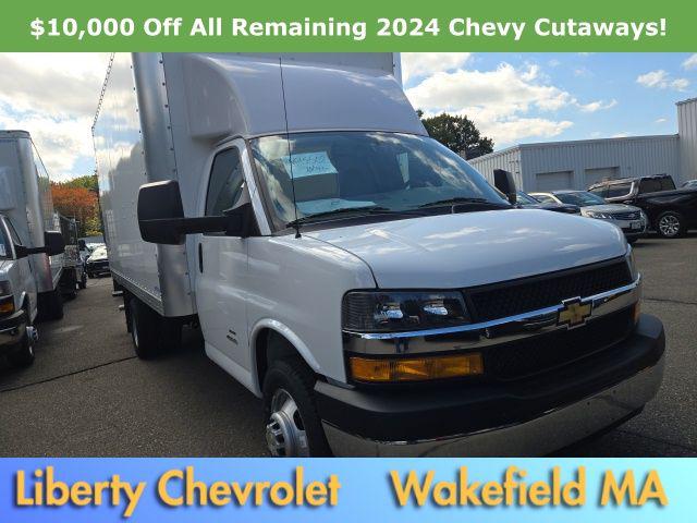 2024 Chevrolet Express Cutaway 4500 Van