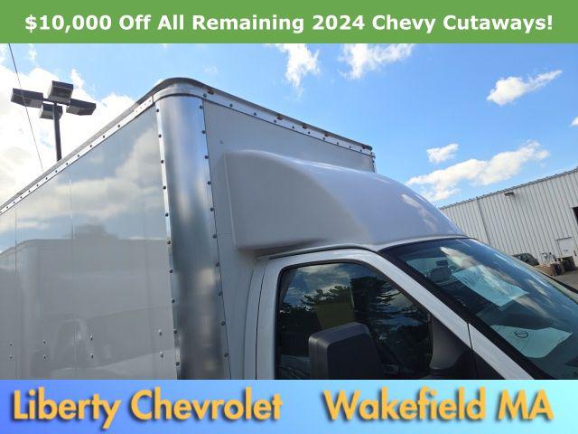 2024 Chevrolet Express Cutaway 4500 Van
