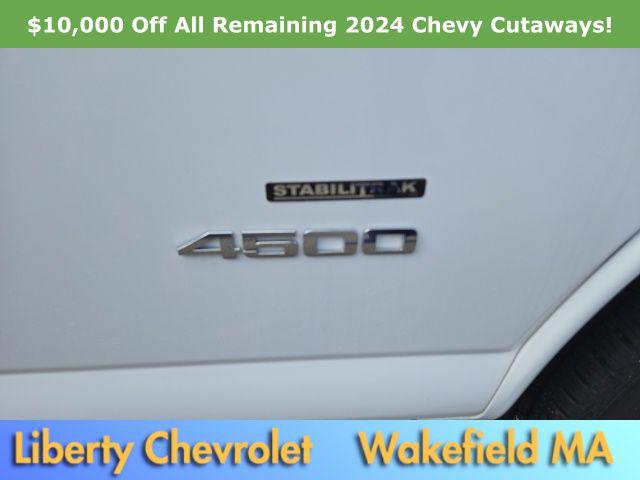 2024 Chevrolet Express Cutaway 4500 Van