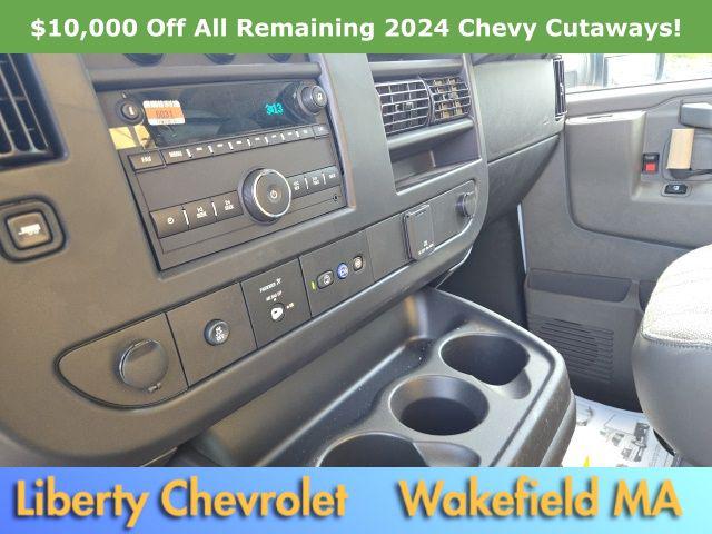 2024 Chevrolet Express Cutaway 4500 Van