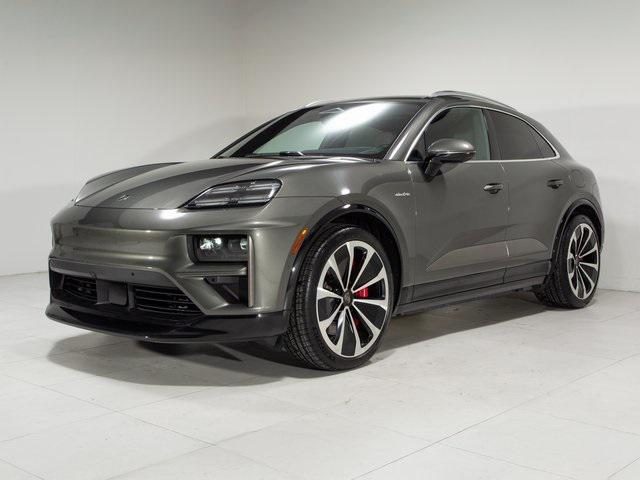 /2024 Porsche Macan-Electric