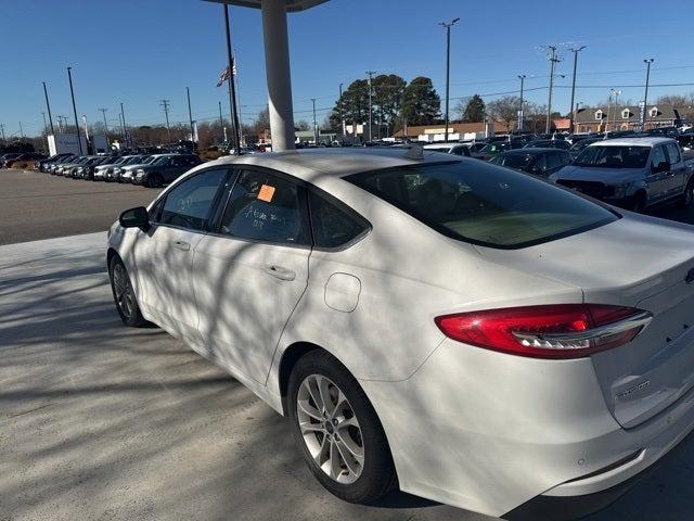 2020 Ford Fusion SE