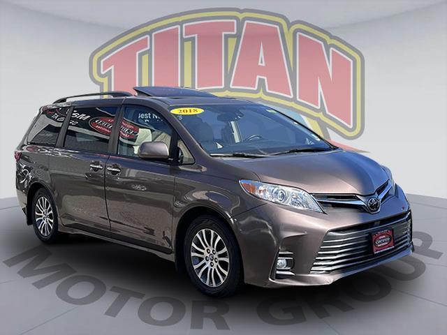 2018 Toyota Sienna XLE 8 Passenger [0]