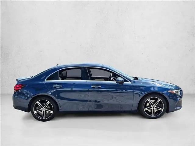 2021 Mercedes-Benz A 220 A 220