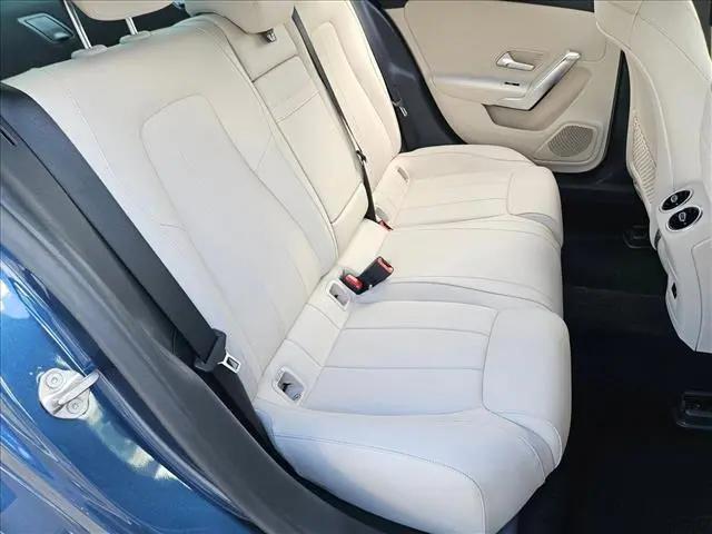 2021 Mercedes-Benz A 220 A 220