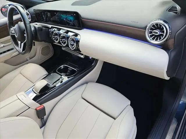 2021 Mercedes-Benz A 220 A 220