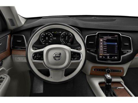 2022 Volvo XC90 T5 Momentum 7 Passenger